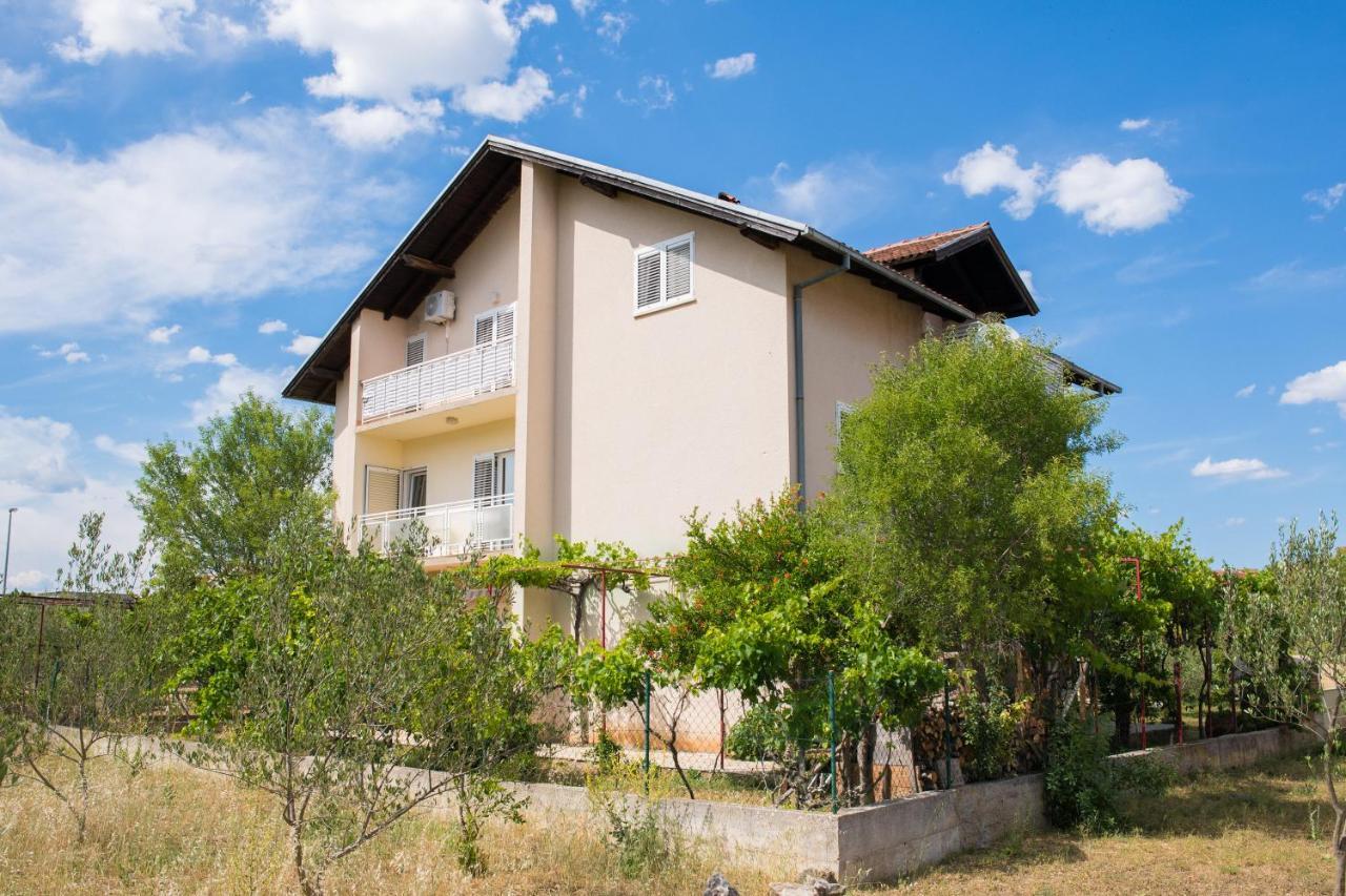 Raslina Apartment Dalmatien מראה חיצוני תמונה