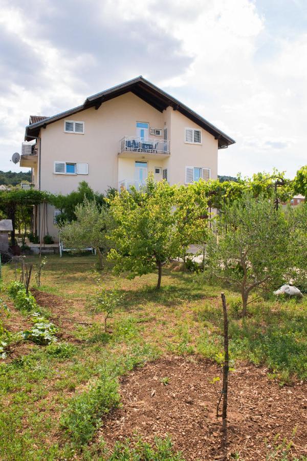 Raslina Apartment Dalmatien מראה חיצוני תמונה