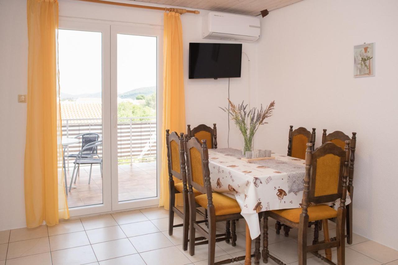 Raslina Apartment Dalmatien מראה חיצוני תמונה