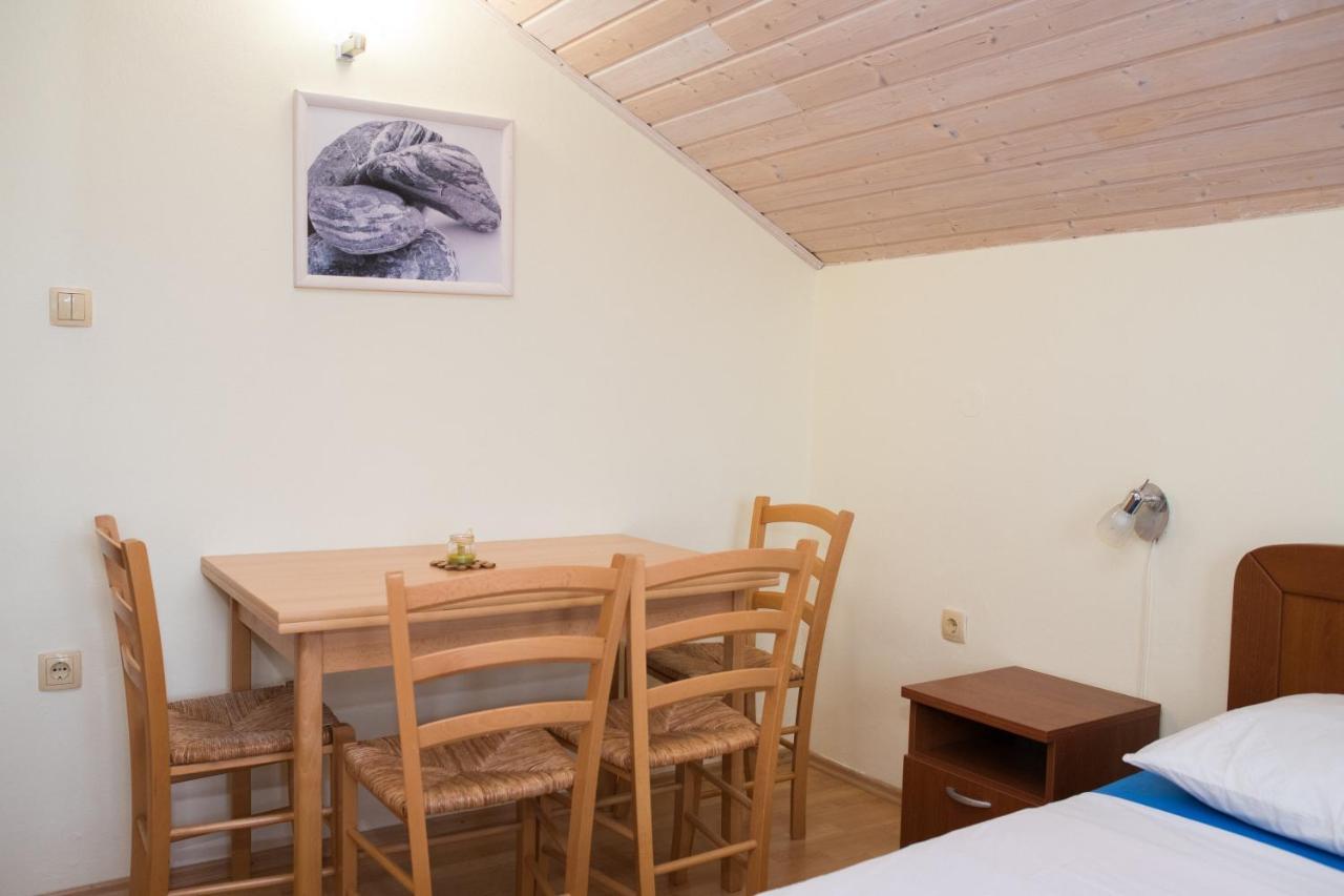Raslina Apartment Dalmatien מראה חיצוני תמונה