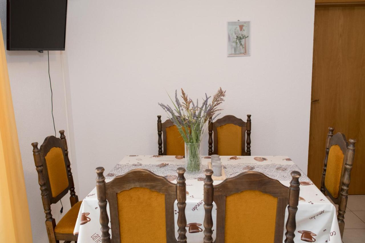 Raslina Apartment Dalmatien מראה חיצוני תמונה