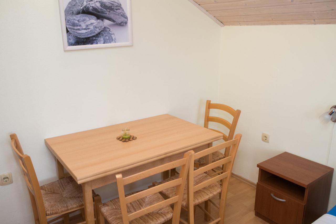 Raslina Apartment Dalmatien מראה חיצוני תמונה