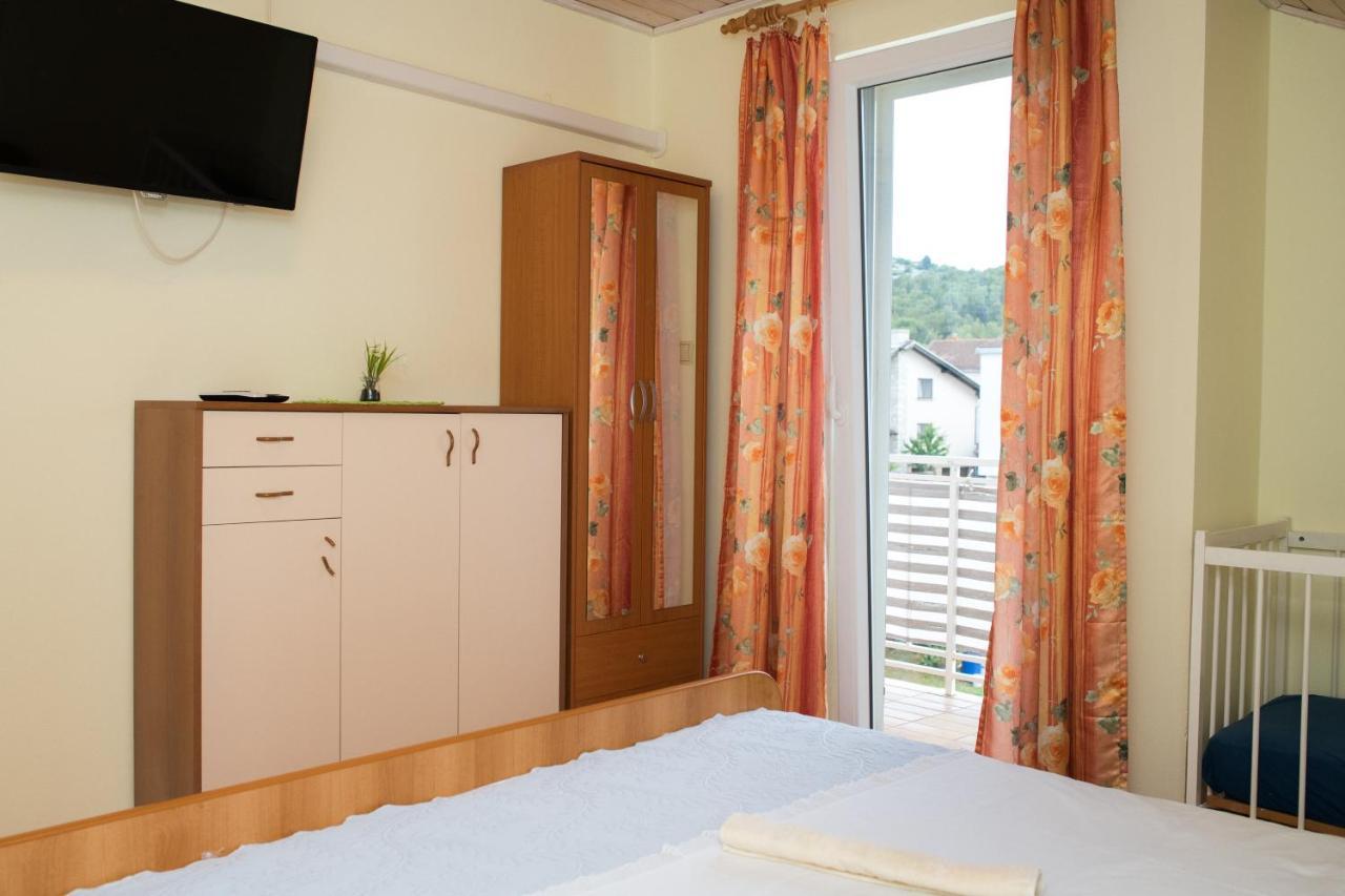 Raslina Apartment Dalmatien מראה חיצוני תמונה