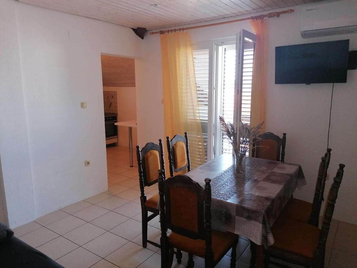 Raslina Apartment Dalmatien מראה חיצוני תמונה